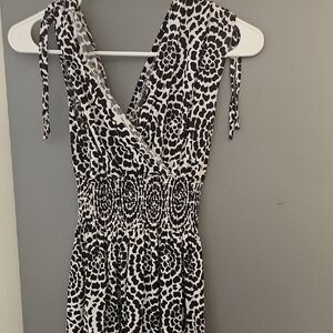 Black & White Floral Print Tie-Shoulder Wrap Dress